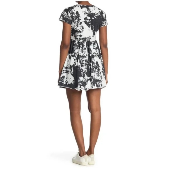 Abound Short Cap Sleeve Raw Edge Crew Neck T Shirt Mini Dress - Picture 2 of 6